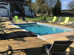 Отель Spacious Holiday Home La Roche en Ardenne with Pool  Босэн